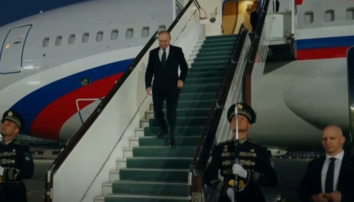 Путин прибыл с визитом в Узбекистан - это его третий зарубежный визит с начала нового срока