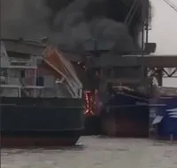 В российском порту вспыхнул пожар: горит зерновой терминал