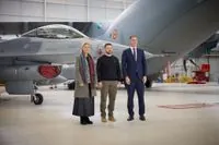 Зеленский на аэродроме "Мелсбрук" осмотрел истребители F-16