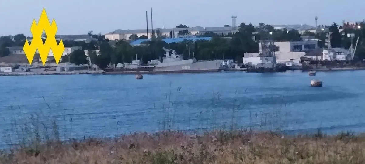Партизани у Севастополі виявили протичовновий корабель та катери рф - "АТЕШ"