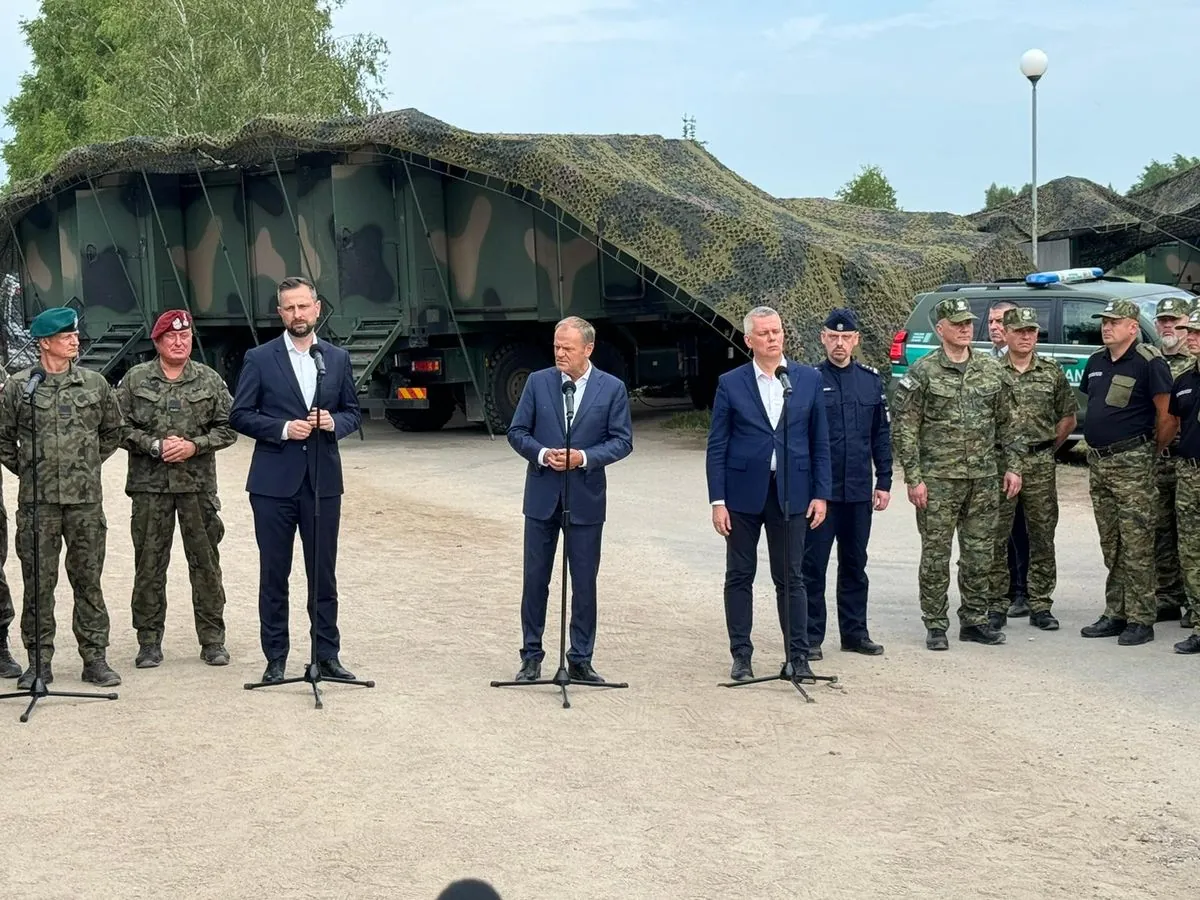 Польша восстановит буферную зону на границе с беларусью - Туск