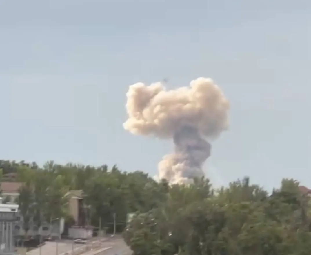 a-powerful-explosion-occurred-in-occupied-donetsk-clouds-of-smoke-rise-over-the-city