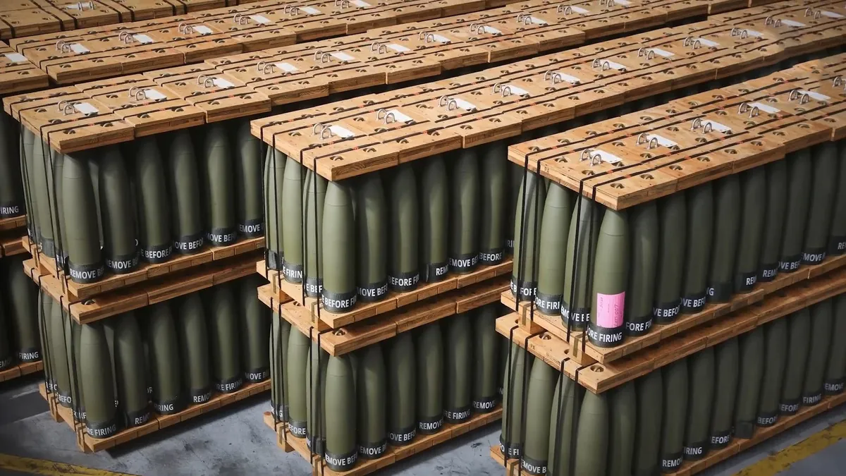 В Техасе открыли новый оборонный завод, который будет производить артиллерийские снаряды для Украины