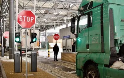 ТЦК задержал 23-летнего водителя грузовика, который вез чувствительные к условиям хранения лекарства: в Закарпатском ТЦК отреагировали