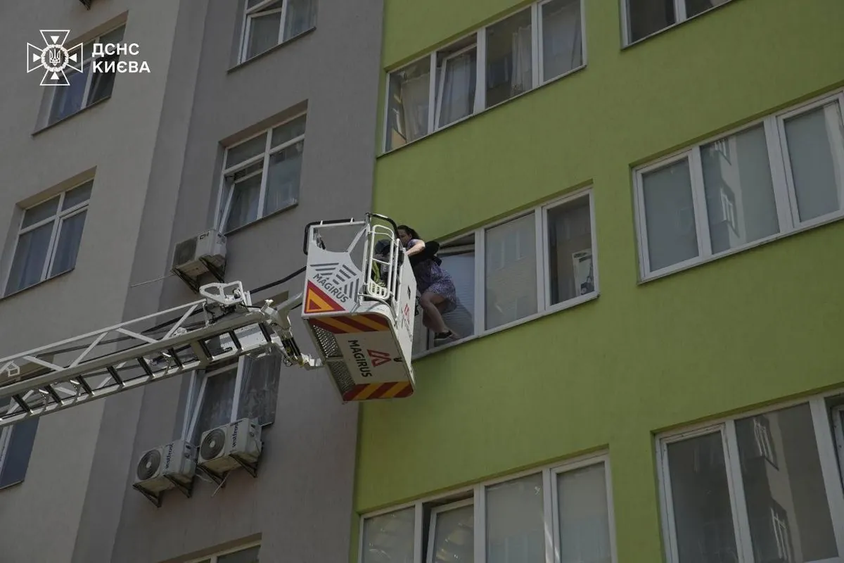 3 children and 8 adults rescued from a fire in a high-rise building in Kiev