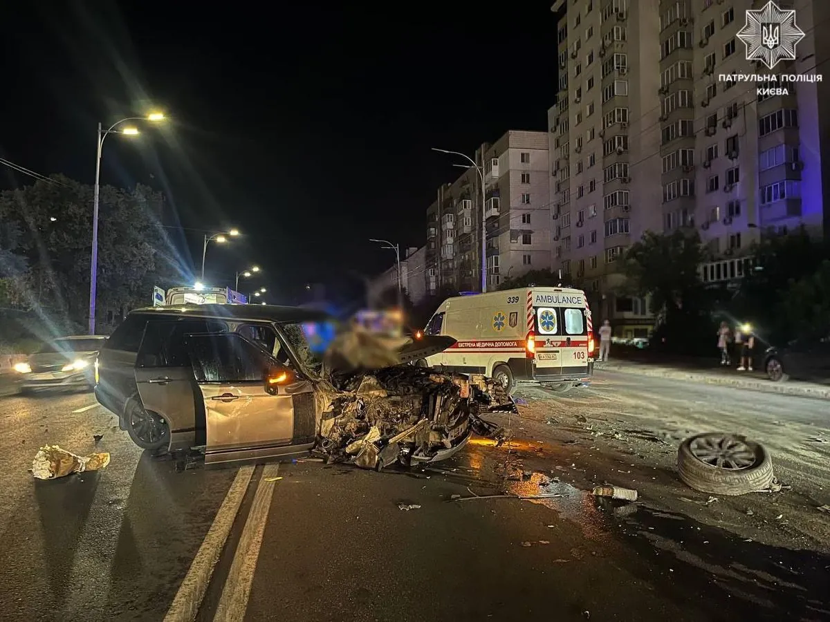 Traffic on Goloseevsky Avenue in Kiev is disrupted due to an accident