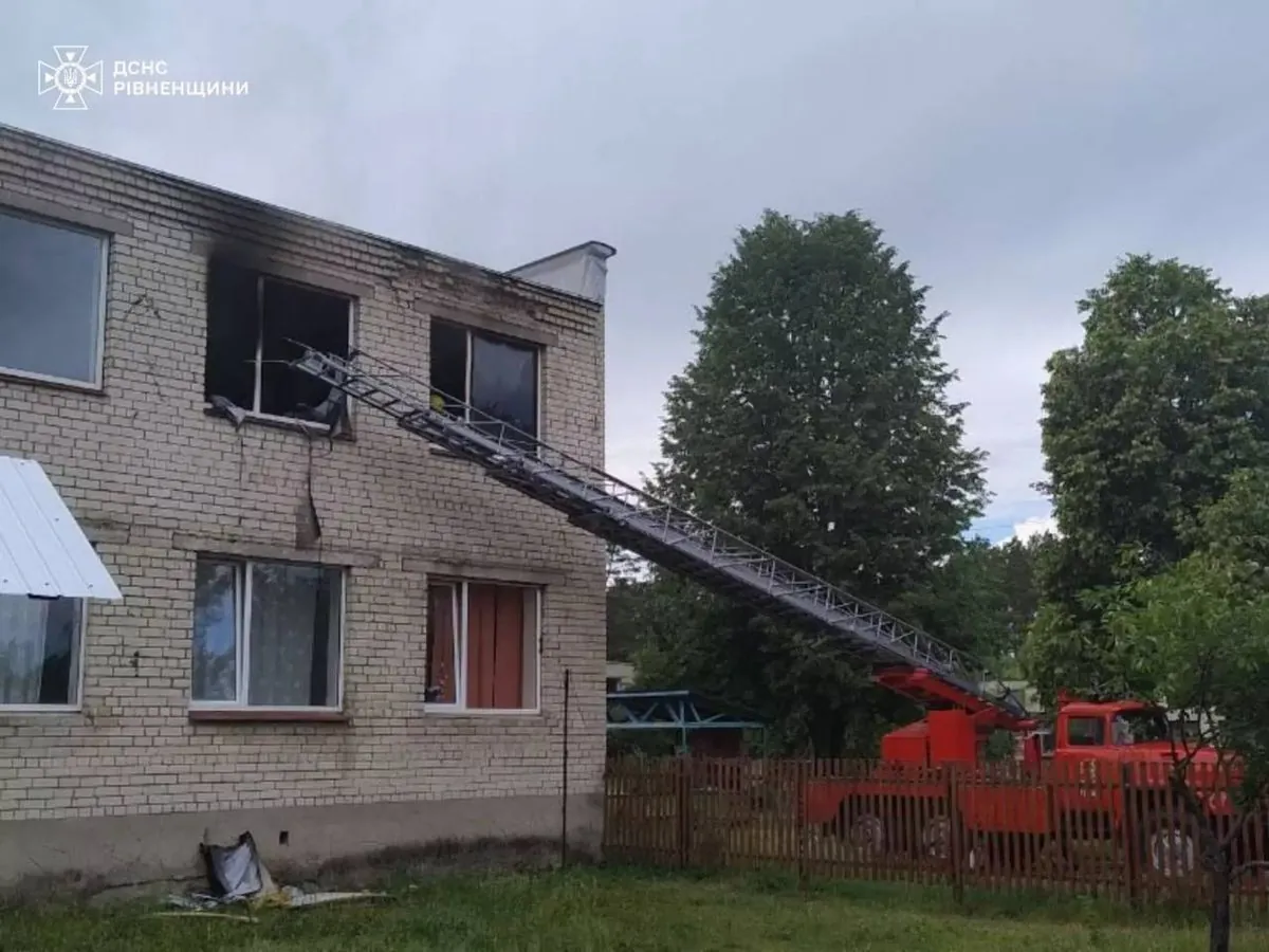 Пожежа в психоневрологічному інтернаті Рівненщини: вдалося врятувати 9 осіб та евакуювали 39