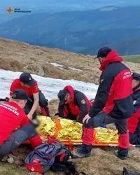 14-летняя девочка получила травму позвоночника, спускаясь с горы Говерла