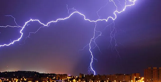 in-ukraine-up-to-33-c-heat-and-thunderstorms-are-expected-sometimes-hail-and-squalls-forecasters