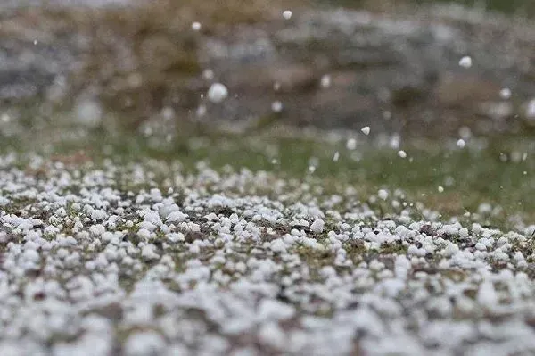 bad-weather-is-coming-heavy-rain-with-hail-hit-kiev-and-the-region