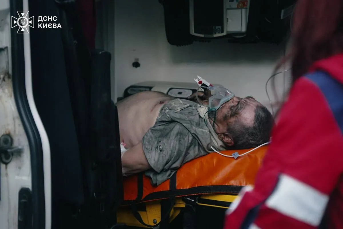 Пожары в Киеве: спасены 2 человека и госпитализирован мужчина без признаков жизни