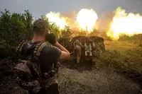 С начала суток продолжаются пять боевых столкновений в районах Андреевки и Клещиевки - Генштаб