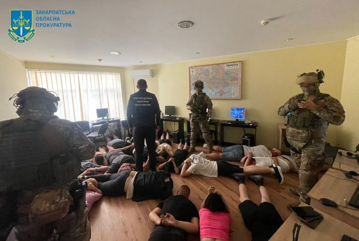 Deceived citizens of EU countries for millions of hryvnias: members of a fraudulent call center were detained in Transcarpathia