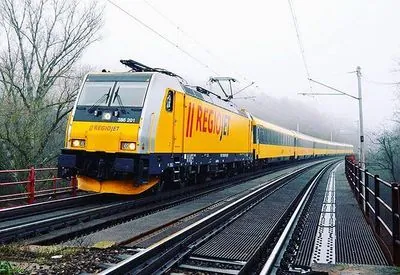 В поездах, которые задерживаются из-за аварии в Чехии, находятся более 240 пассажиров