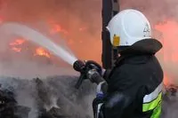 На промисловому об'єкті в Київській області виникла пожежа через обстріл Росії