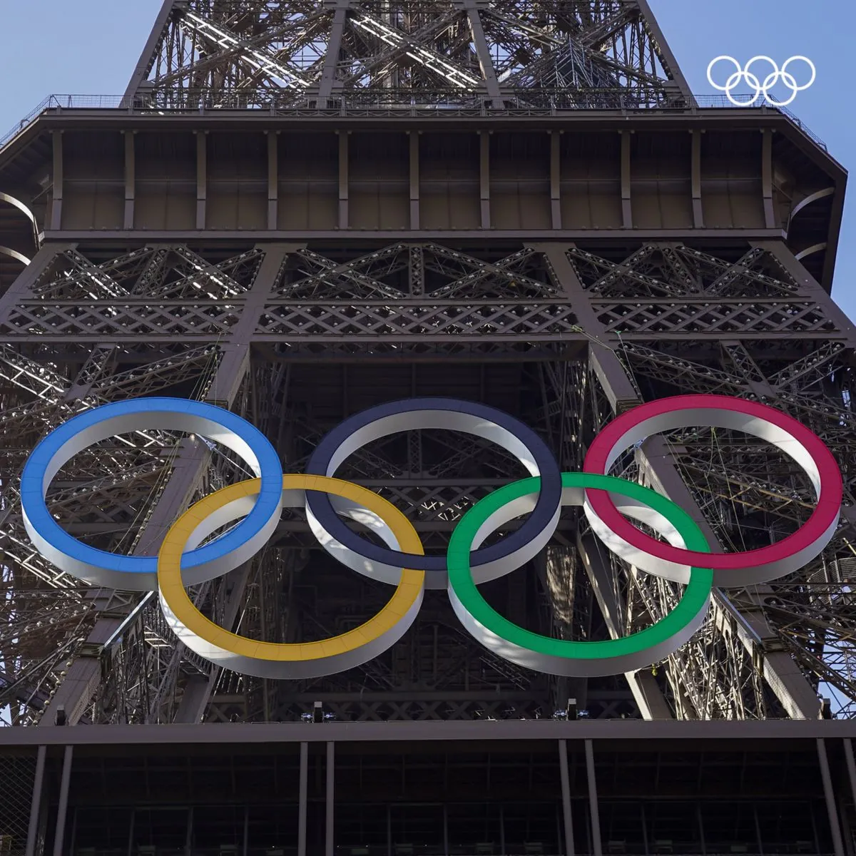 An installation of Olympic rings was installed on the Eiffel Tower