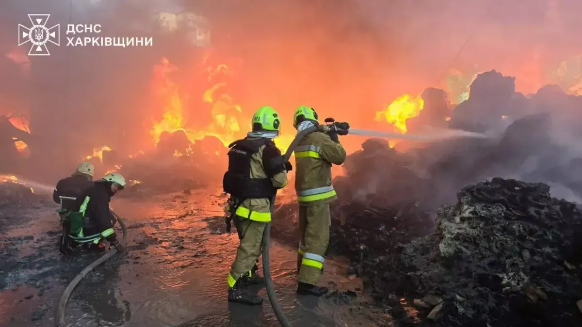 A large-scale fire broke out in Kharkiv after the ignition of plastic waste, two service stations were damaged