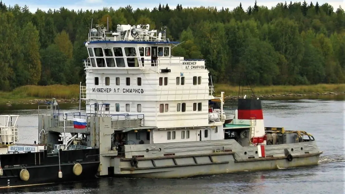 Ukrainian drones attacked the tug "Engineer Smirnov" and the barge "Section-179" of the russian federation in the Taganrog Bay