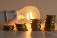 Необходимо больше средств на восстановление энергетики: в Госэнергонадзоре объяснили повышение тарифов на свет