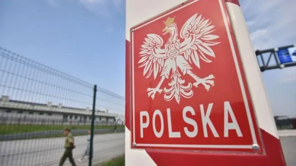 Poland on Thursday will re-introduce a buffer zone on the border with Belarus