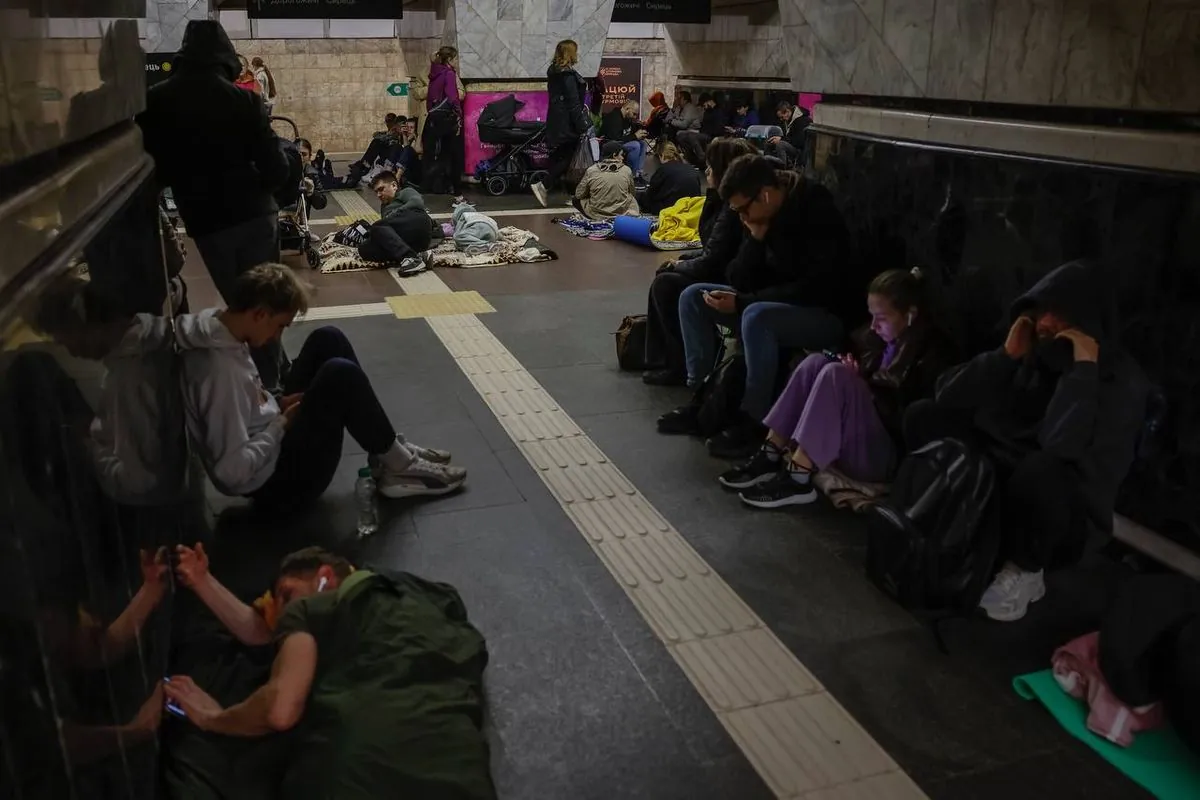 in-kyiv-over-6000-people-including-600-children-took-refuge-in-the-subway-at-night-from-the-russian-attack