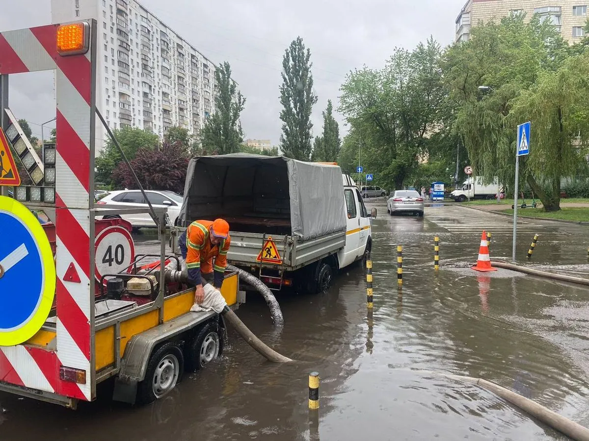 Flooding in three districts of Kyiv due to heavy rains