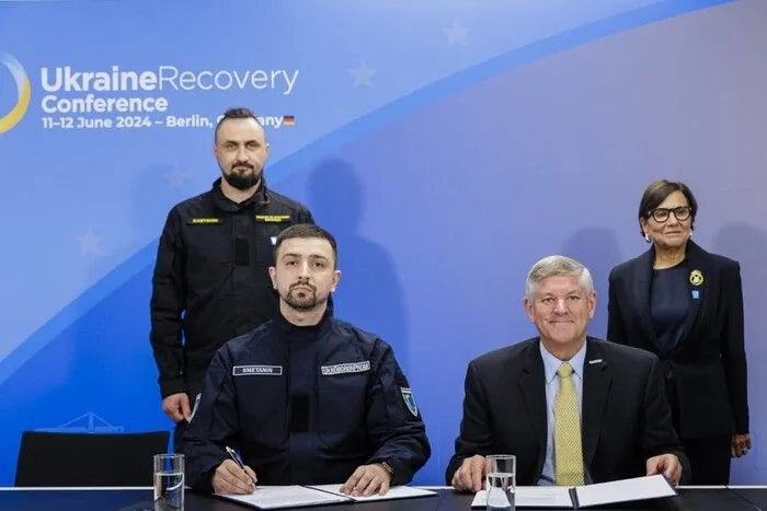 ukroboronprom-signs-agreement-with-us-firm-on-potential-repair-and-maintenance-of-armored-vehicles