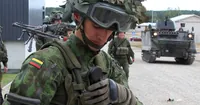 В армию сразу после школы: парламент Литвы поддержал реформу призыва в армию