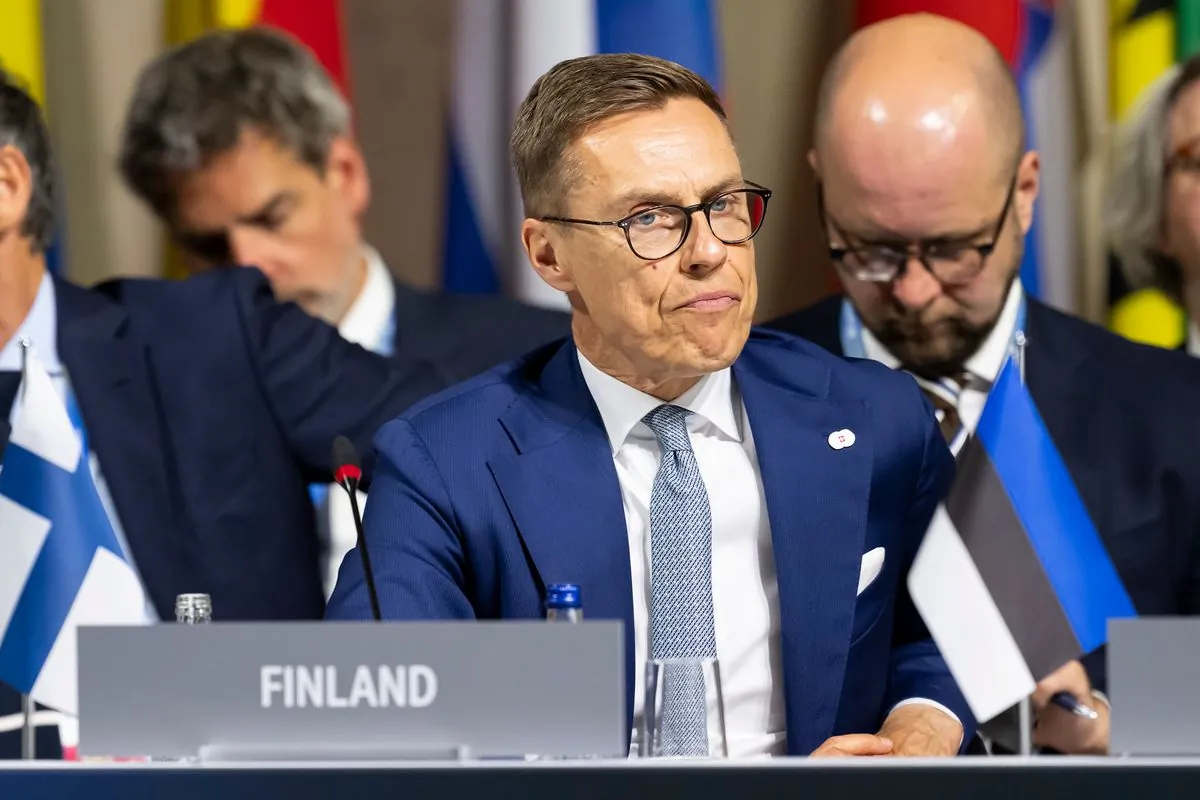Украина начинает процесс к миру с позиции силы - президент Финляндии