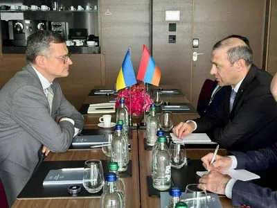 Кулеба встретился с секретарем Совета безопасности Армении: обсудили мир и двусторонние отношения