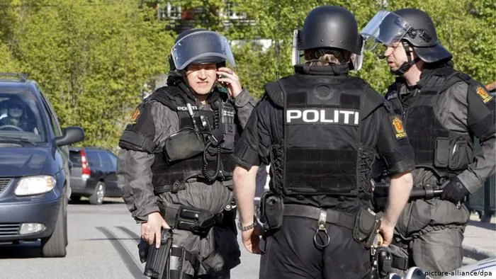 Полиция арестовала двух человек за нападение с ножом на мужчину в Осло