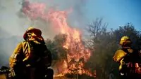 Лесные пожары в Калифорнии заставили эвакуировать тысячи людей, угрожая регионам штата