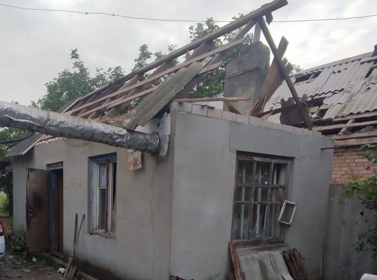 Ворожі обстріли пошкодили будинки та інфраструктуру на Дніпропетровщині