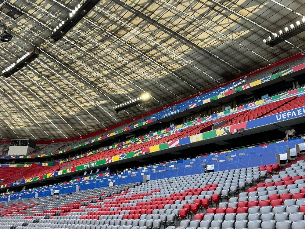 УЕФА собрался убрать российские флаги со стадиона во время первого матча Украины на Евро-2024