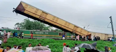 По меньшей мере 15 погибших, десятки раненых в результате столкновения поездов в Индии