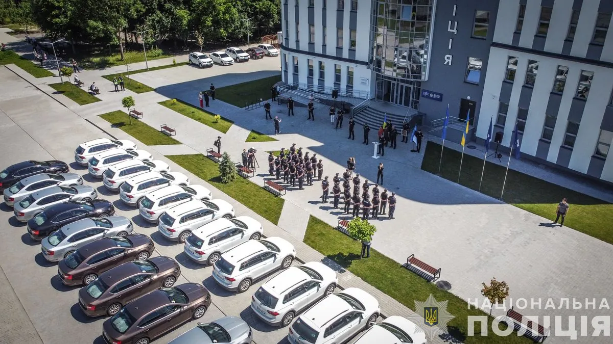 Estonia handed over more than three dozen cars to Ukrainian law enforcement