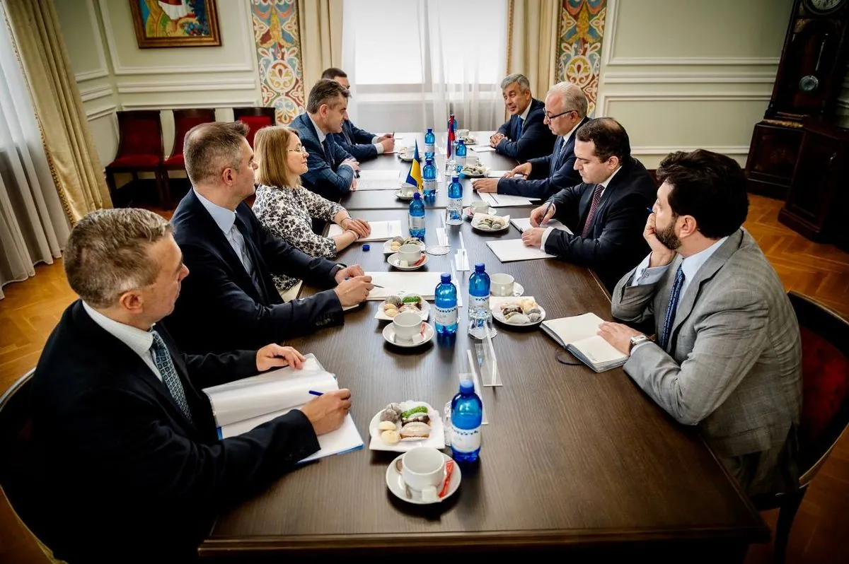 Ukraine and Armenia discussed ways to intensify political dialogue