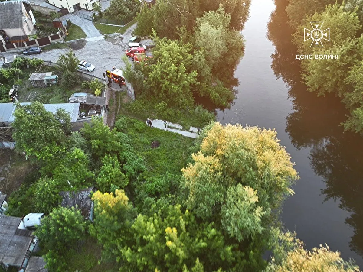 An 18-year-old boy died on a river in Lutsk while riding a board and disappeared into the water