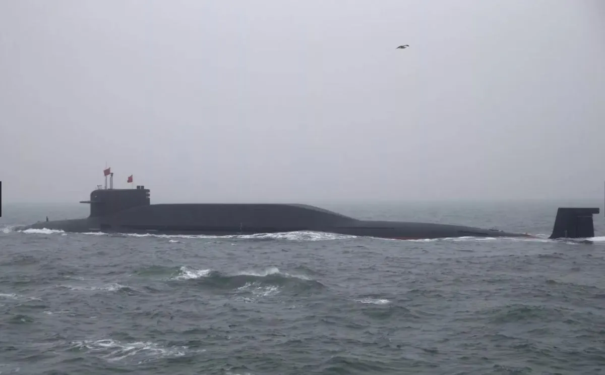 Тайвань веде стеження за китайським атомним підводним човном, що сплив на поверхню поблизу тайваньских рибалок