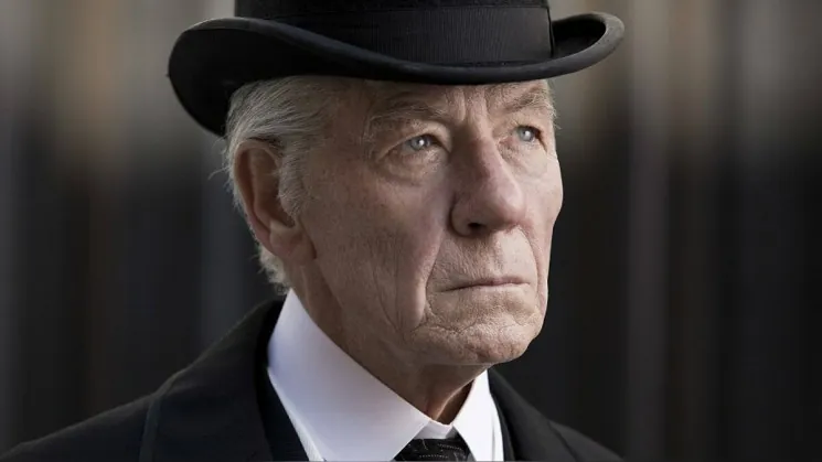 fell-off-the-stage-during-a-performance-british-actor-ian-mckellen-is-hospitalized