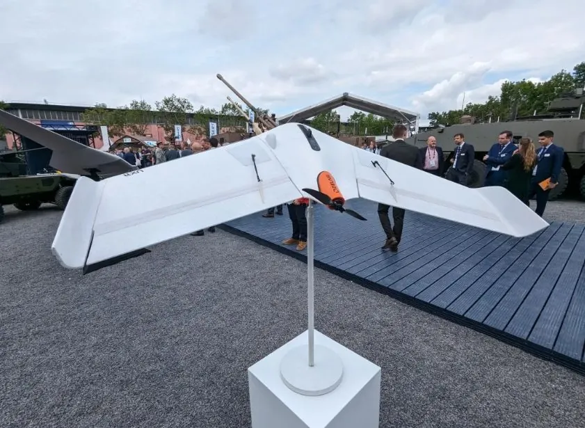 na-vistavke-eurosatory-2024-predstavili-dron-smertnik-colibri