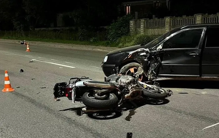 on-the-highway-kiev-chop-as-a-result-of-an-accident-a-motorcyclist-and-his-passenger-were-injured