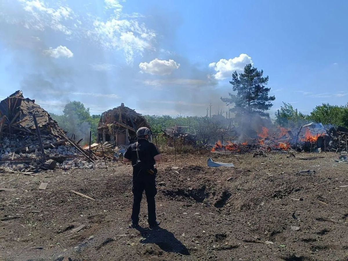 Ворог обстріляв касетними боєприпасами селище на Донеччині: троє загиблих, серед поранених - підліток