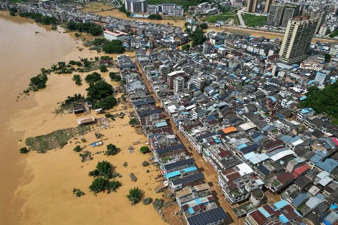 9 человек погибли из-за наводнения на юге Китая