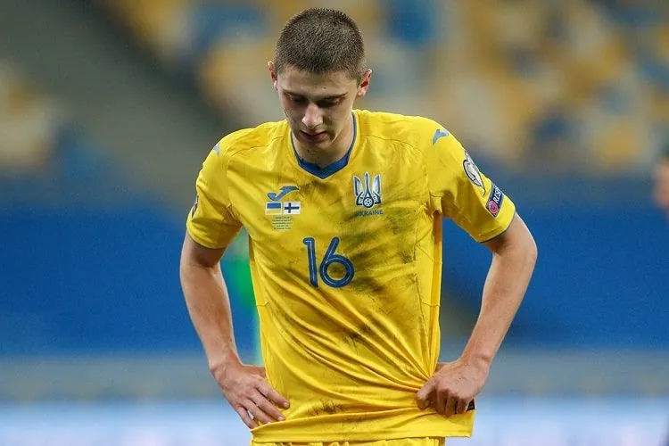 Mykolenko returns to training in the general group of the Ukrainian national team before the Euro 2024 match against Slovakia