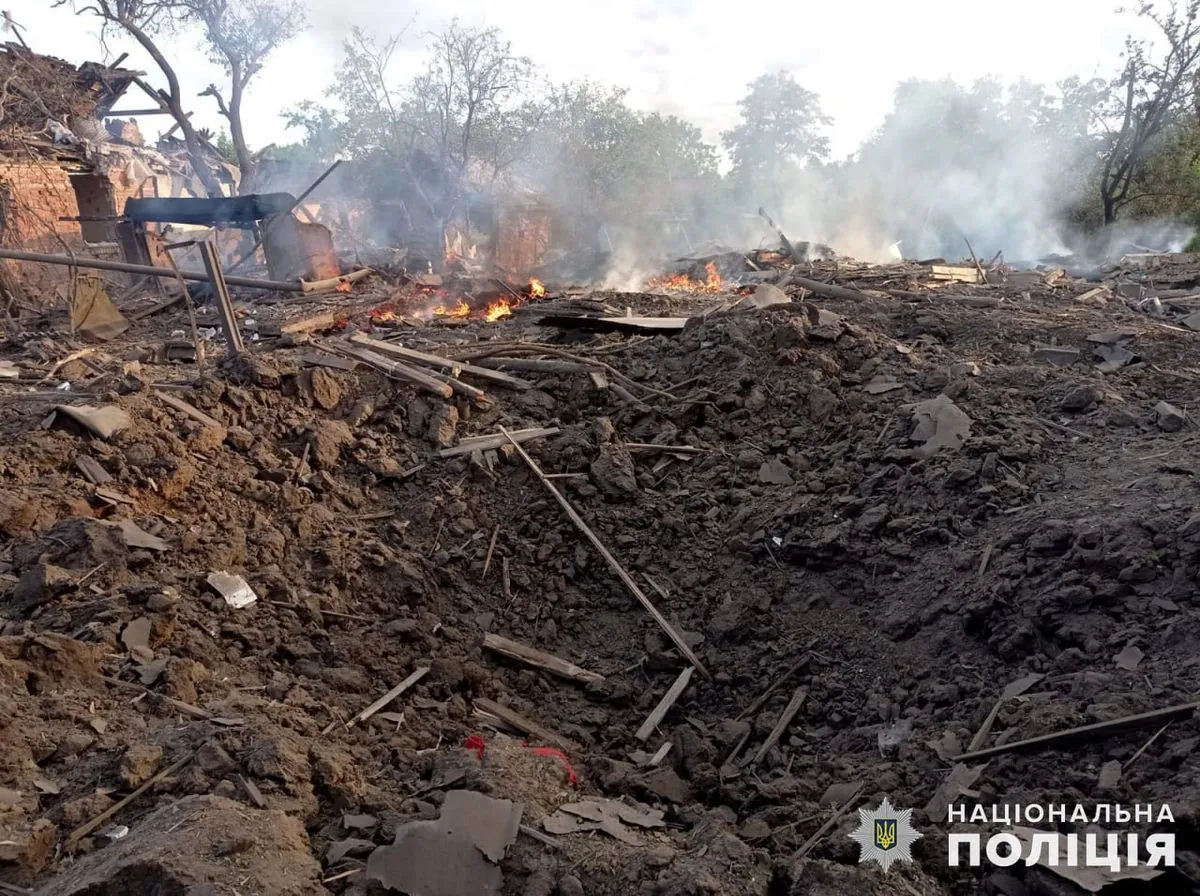 Six strikes on Toretsk and an aerial bomb on Selydovo: in the Donetsk region Russians killed 5 people, 7 wounded in a day