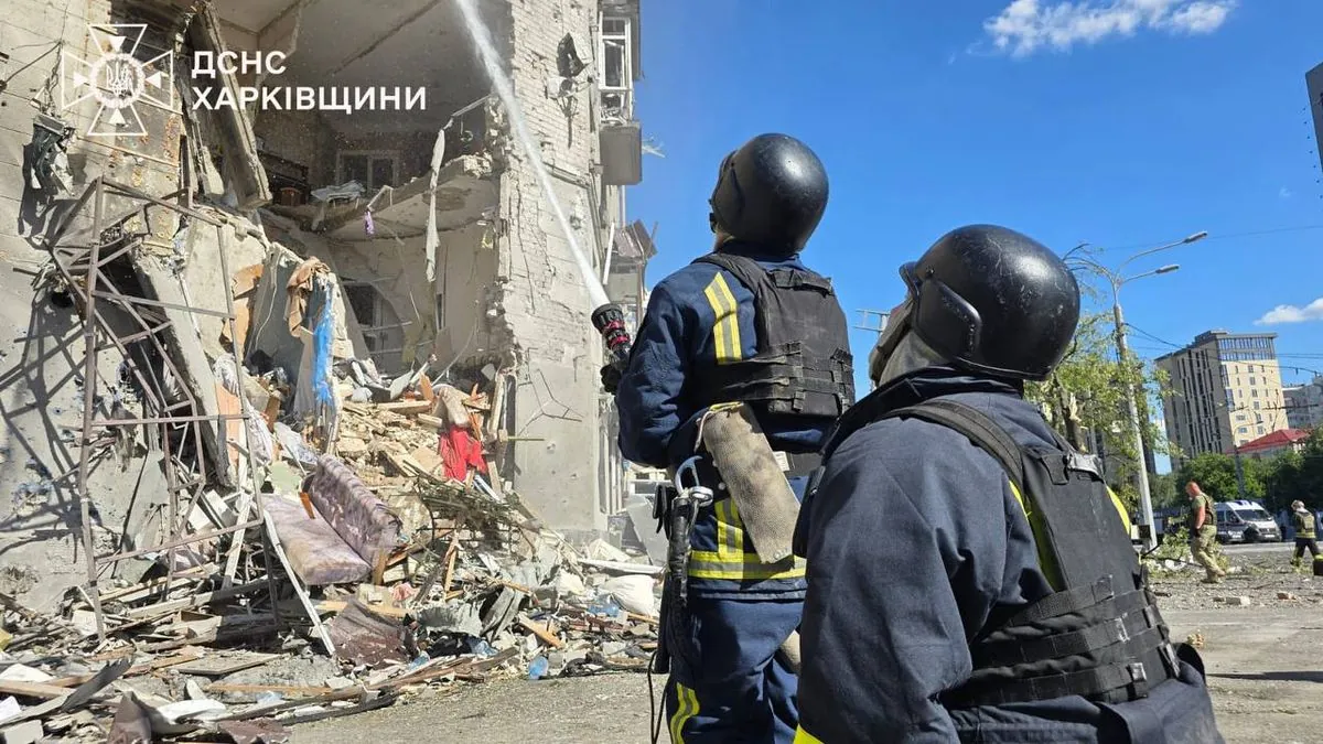 Атака рф на Харьков: под завалами дома еще могут быть люди - Терехов