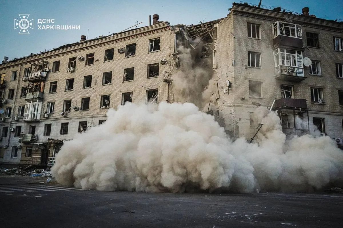 Спасатели ликвидировали последствия вражеского удара по жилой 5-этажке в Харькове