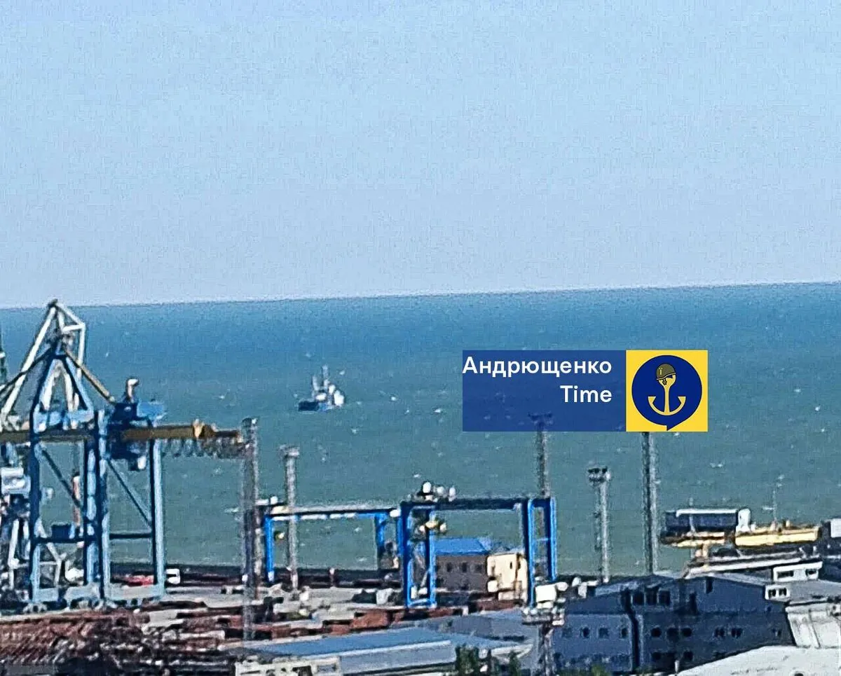 A tanker entered the port of Mariupol again