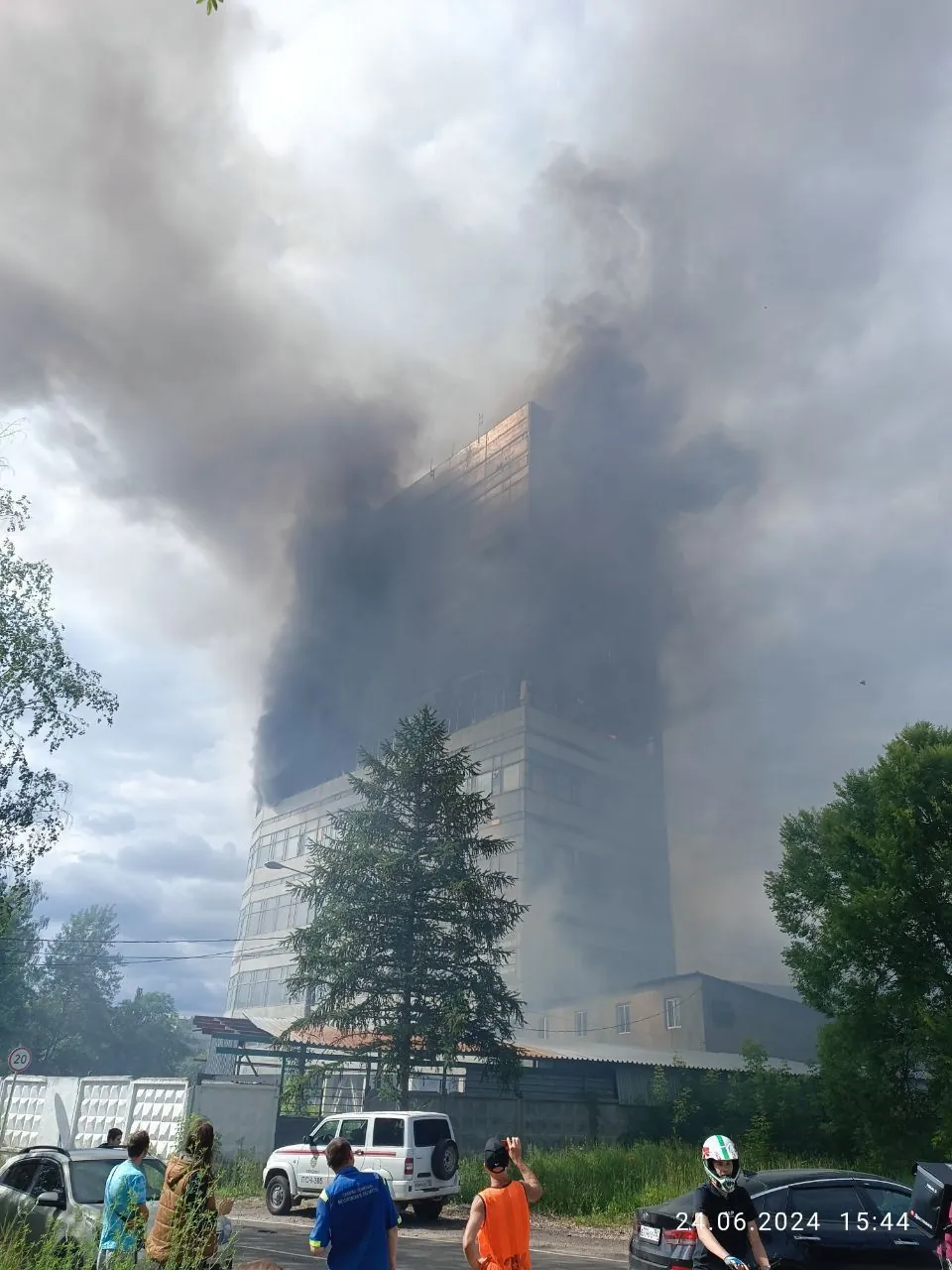 Масштабный пожар в российском НИИ, где производят радиокомпоненты: число жертв возросло до 8